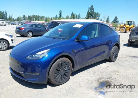 2022 Tesla Model Y Long Range Dual Motor All-Wheel Drive z USA, uszkodzony, nr VIN 7SAYGDEE0NF454724